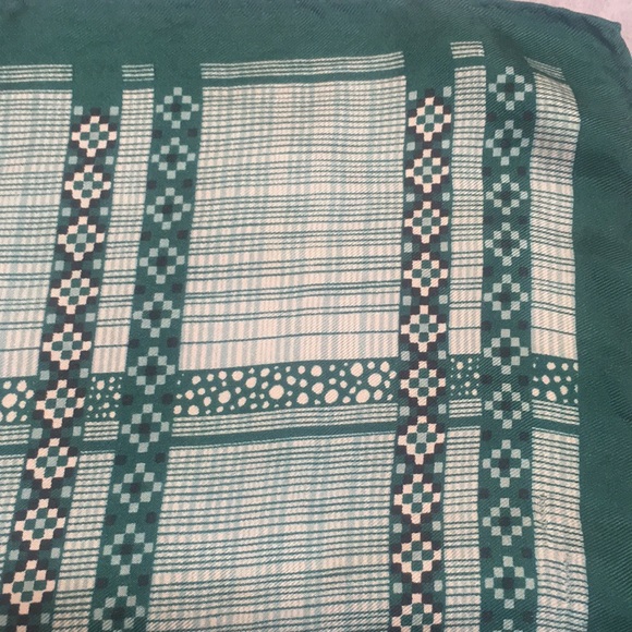 Desco Silk Hand Rolled and Stitched Square Made in Japan - Picture 3 of 7